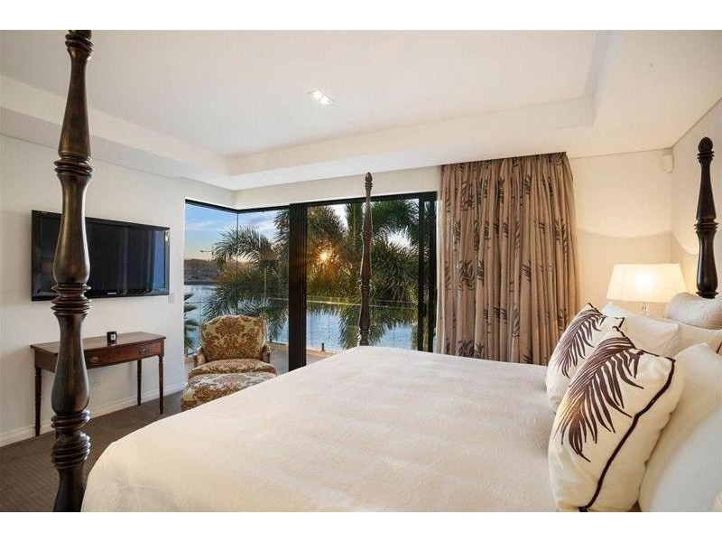 30 Seafarer Court, Paradise Waters QLD 4217