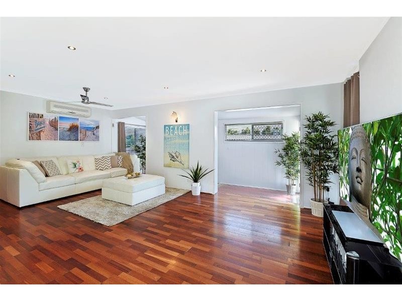 94 Imperial Parade, Labrador QLD 4215