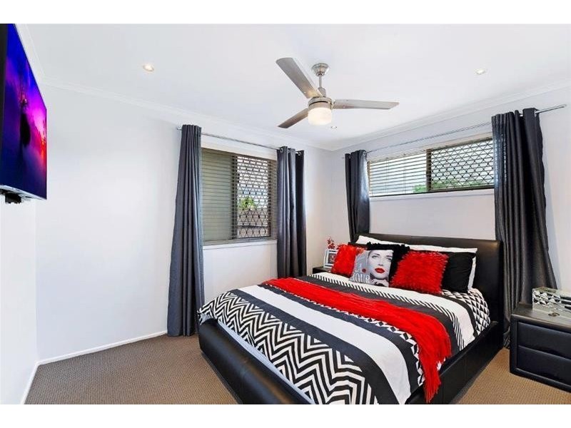 94 Imperial Parade, Labrador QLD 4215