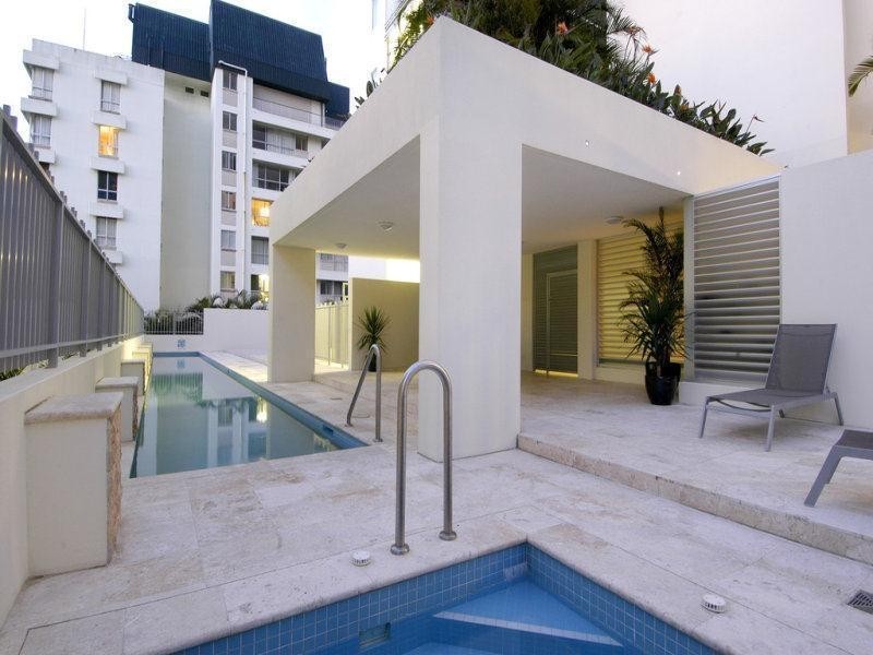 6/30 Garfield Terrace, Surfers Paradise QLD 4217