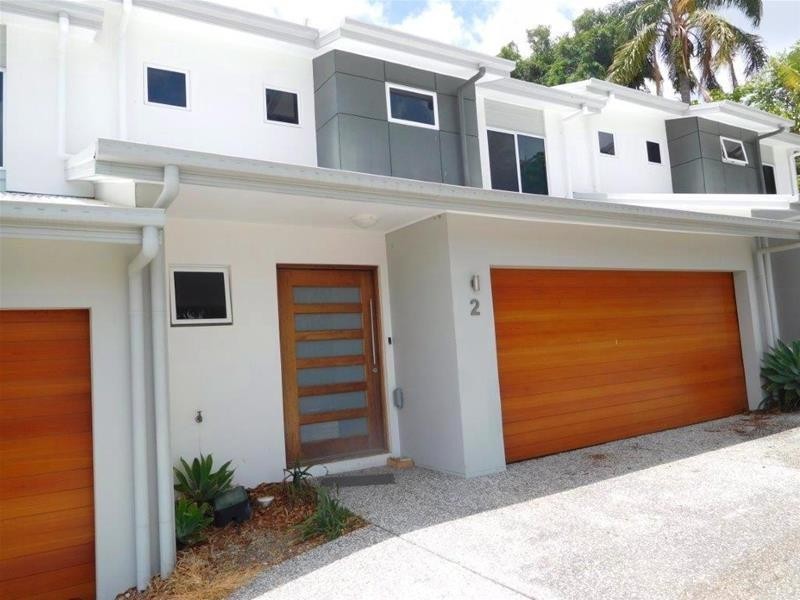 84 Falconer Street, Southport QLD 4215