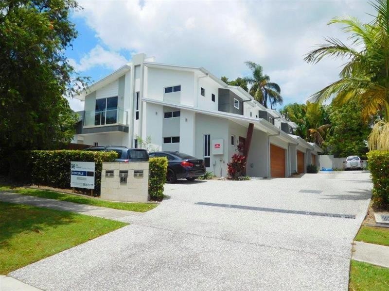 84 Falconer Street, Southport QLD 4215