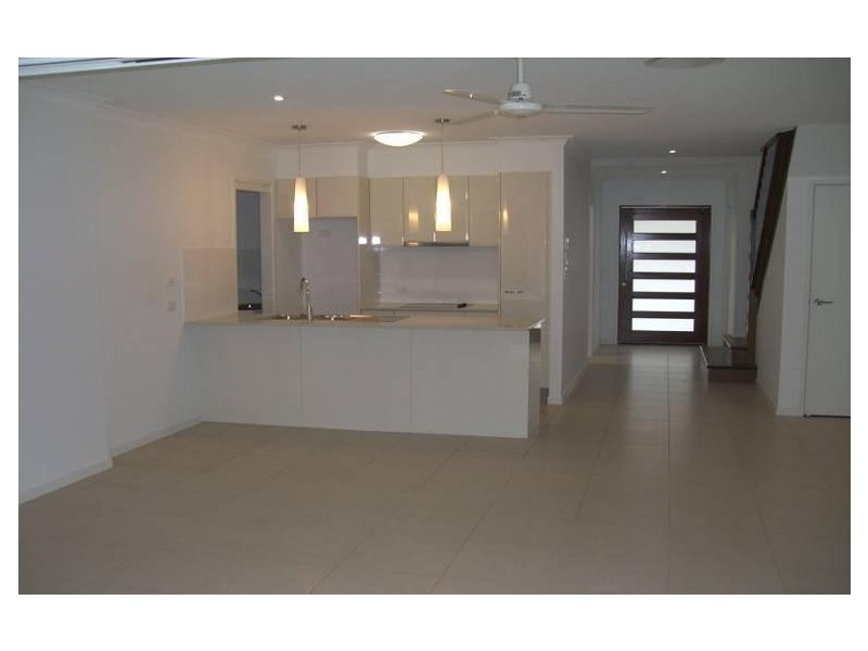 84 Falconer Street, Southport QLD 4215