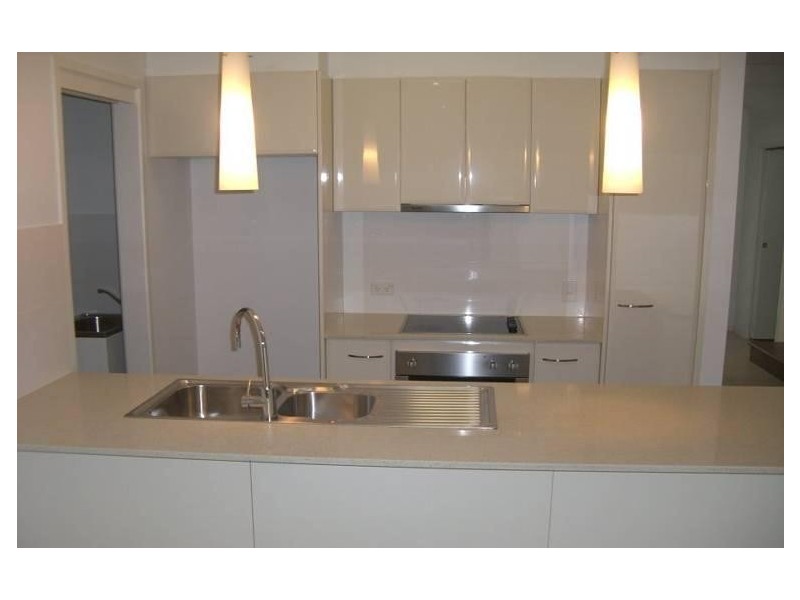 84 Falconer Street, Southport QLD 4215