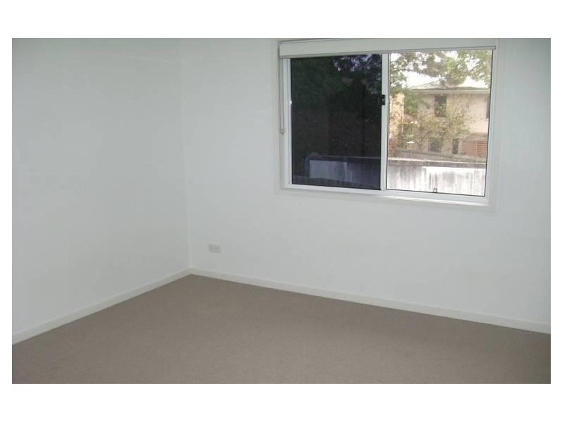 84 Falconer Street, Southport QLD 4215