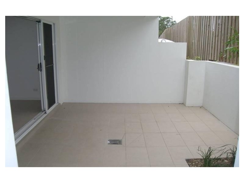 84 Falconer Street, Southport QLD 4215