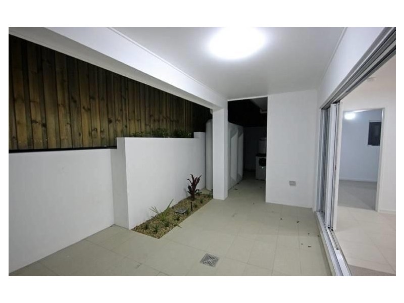 84 Falconer Street, Southport QLD 4215