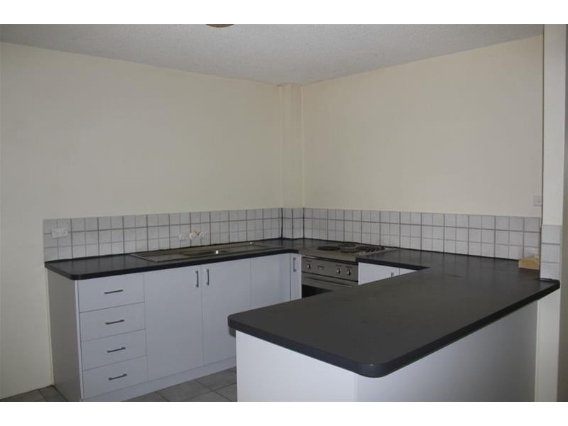 20 Leonard Avenue, Surfers Paradise QLD 4217