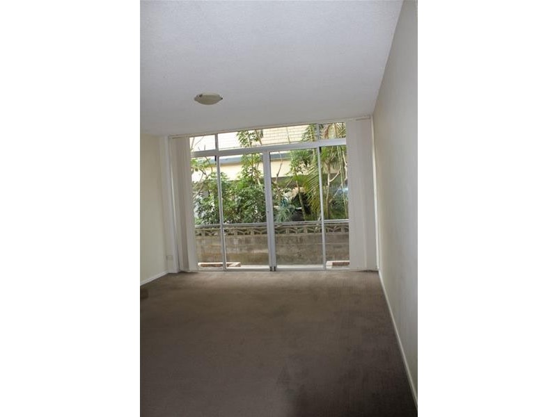 20 Leonard Avenue, Surfers Paradise QLD 4217