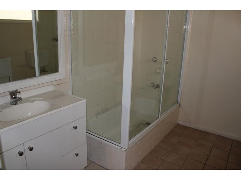 20 Leonard Avenue, Surfers Paradise QLD 4217