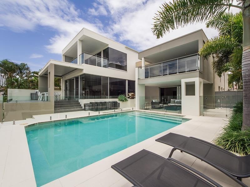 57 Admiralty Drive, Paradise Waters QLD 4217