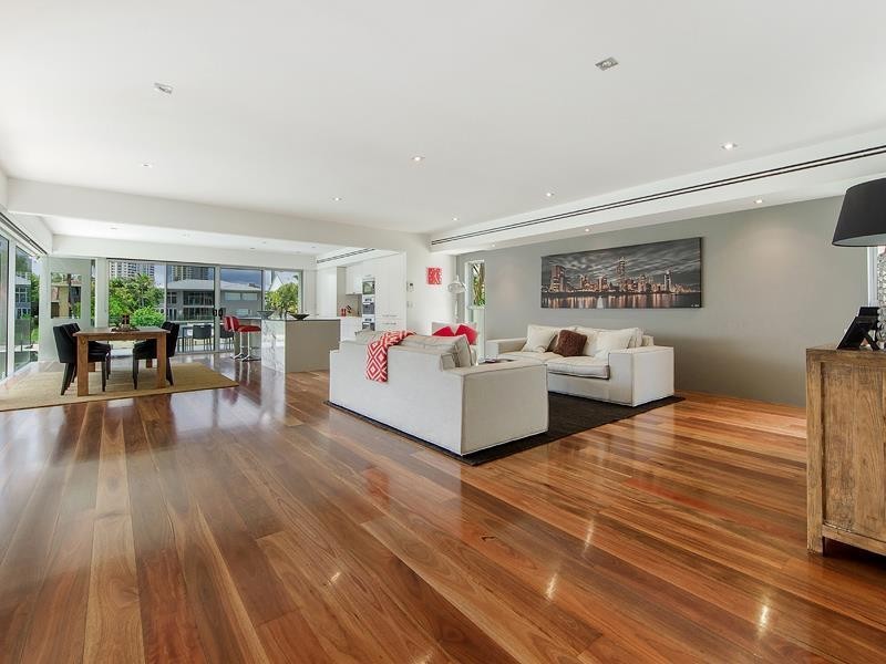 57 Admiralty Drive, Paradise Waters QLD 4217