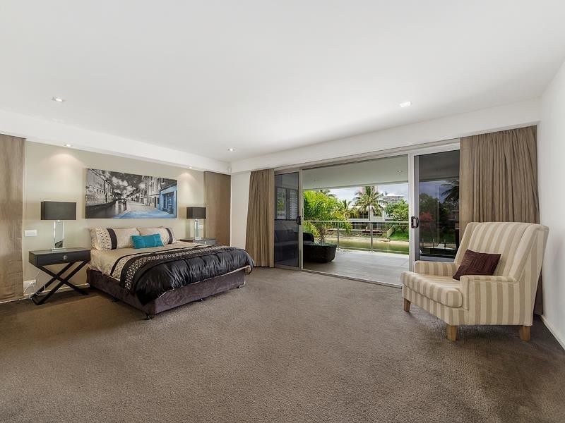 57 Admiralty Drive, Paradise Waters QLD 4217