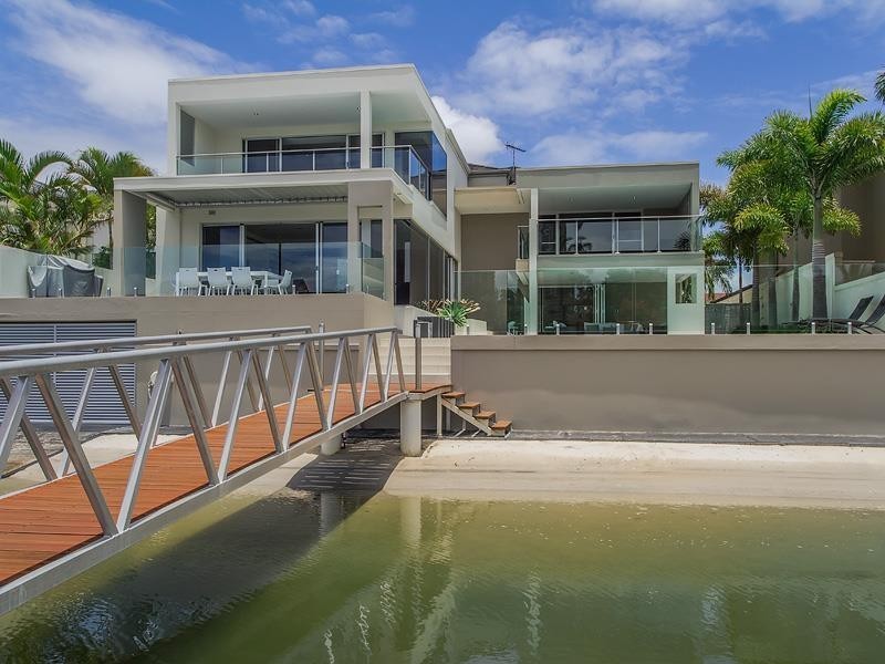 57 Admiralty Drive, Paradise Waters QLD 4217