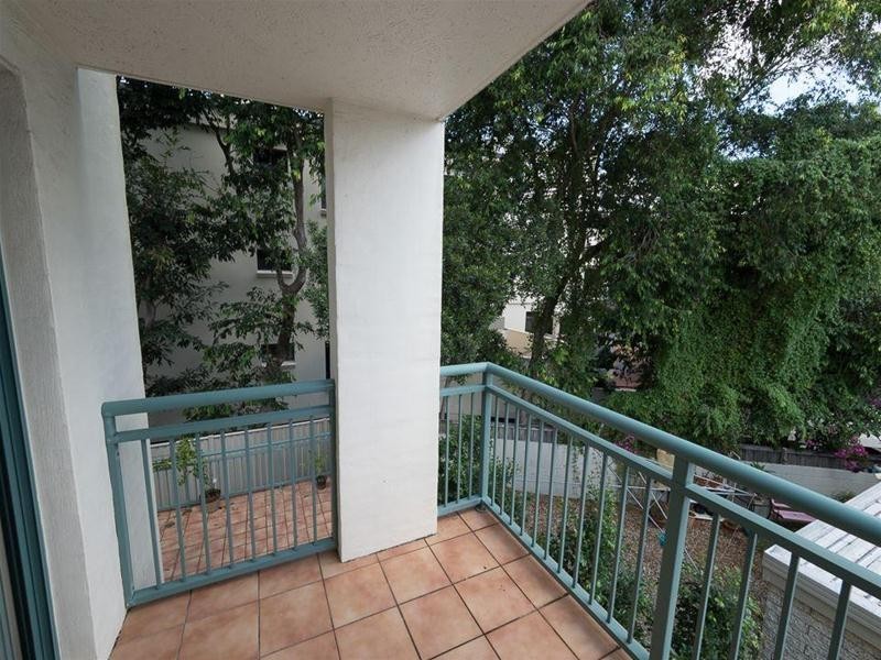 7/9 Stanhill Drive, Chevron Island QLD 4217