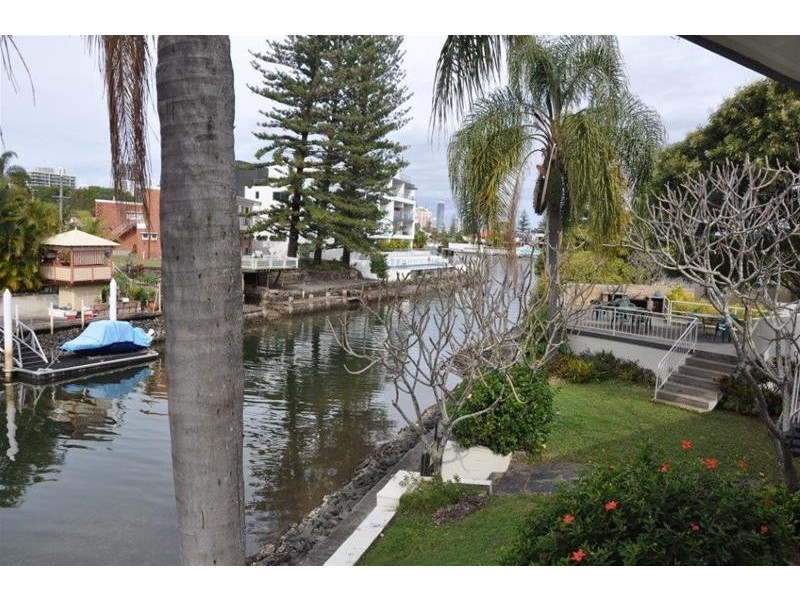 6/5 Holborow Close, Surfers Paradise QLD 4217