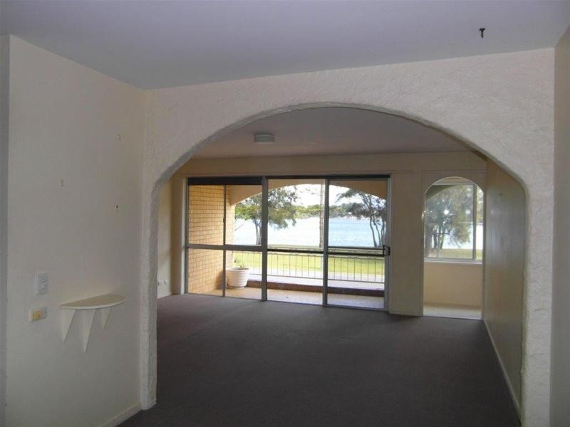 2/13 Sunset Boulevard, Surfers Paradise QLD 4217