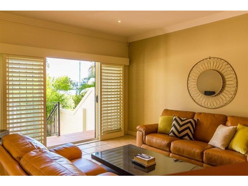 2/59 Palm Avenue, Surfers Paradise QLD 4217