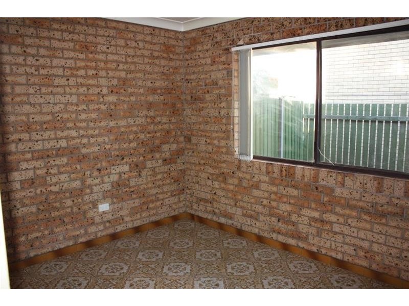 2/4 Duet Drive, Mermaid Waters QLD 4218