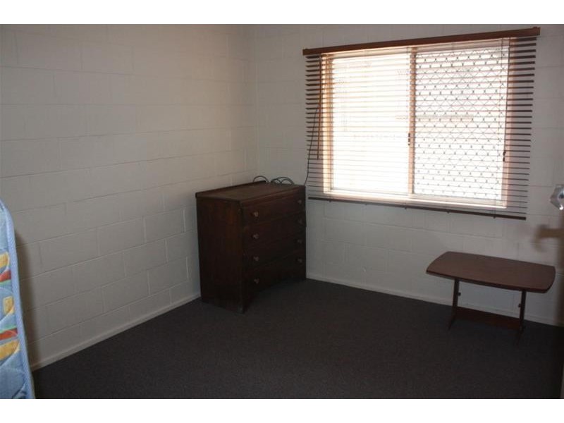 25 Leonard Avenue, Surfers Paradise QLD 4217