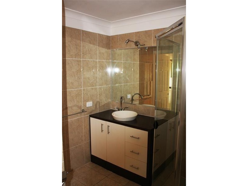 24 Wallace Street, Southport QLD 4215