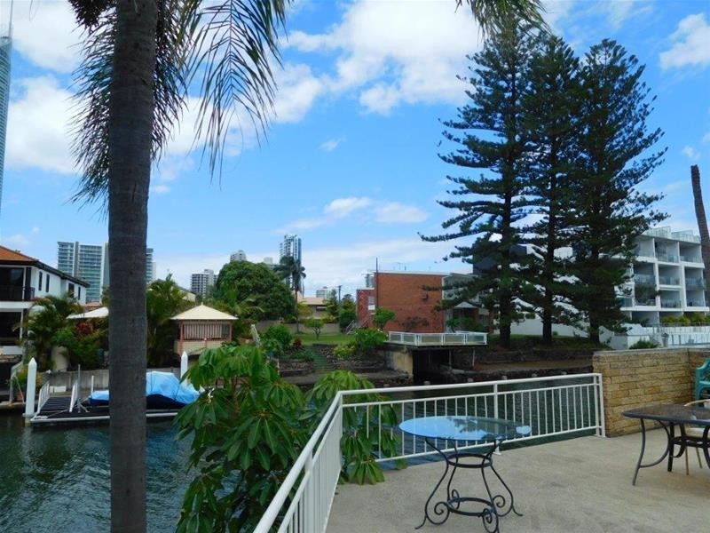 9/5 Holborow Close, Surfers Paradise QLD 4217