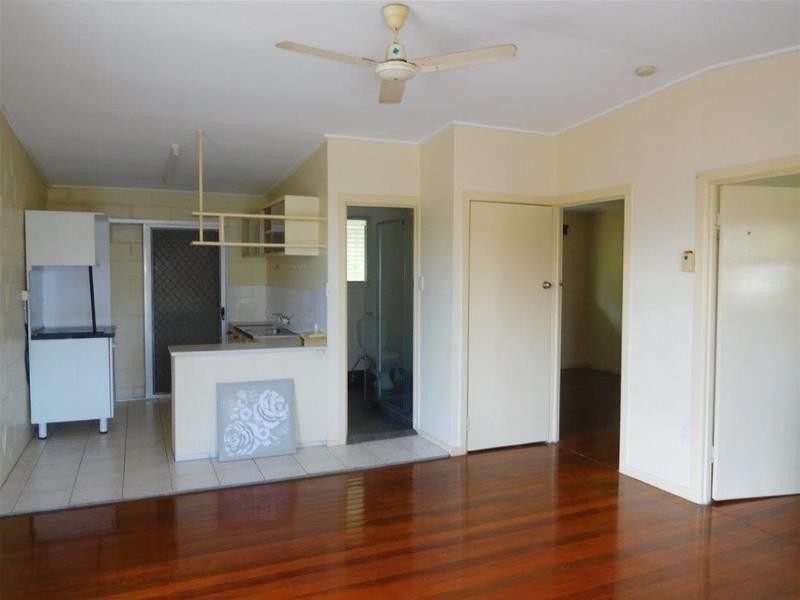 9/5 Holborow Close, Surfers Paradise QLD 4217