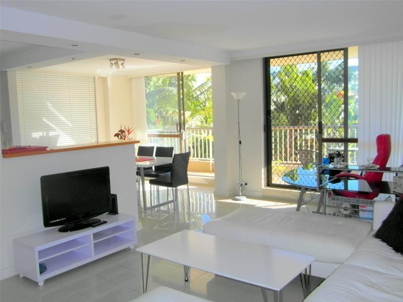 3 Oak Avenue ‘Oak Lodge’, Budds Beach, Surfers Paradise QLD 4217