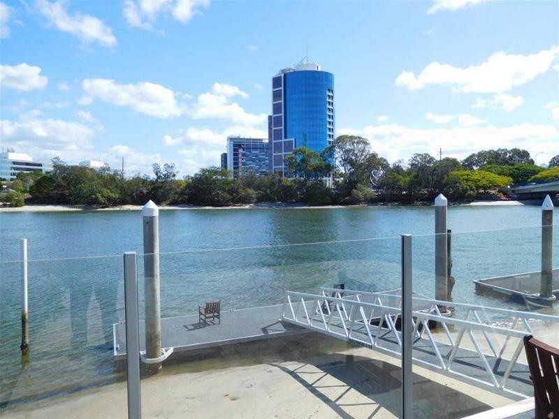 1/191 Stanhill Drive, Surfers Paradise QLD 4217