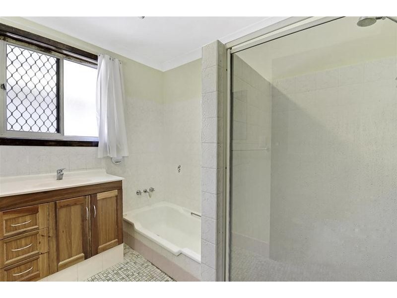 18 Billington Street, Labrador QLD 4215