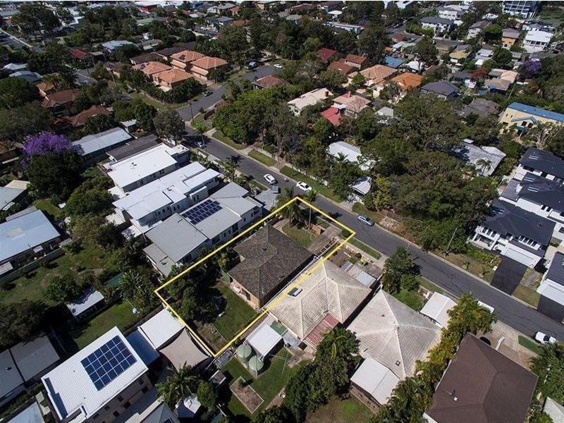 18 Billington Street, Labrador QLD 4215