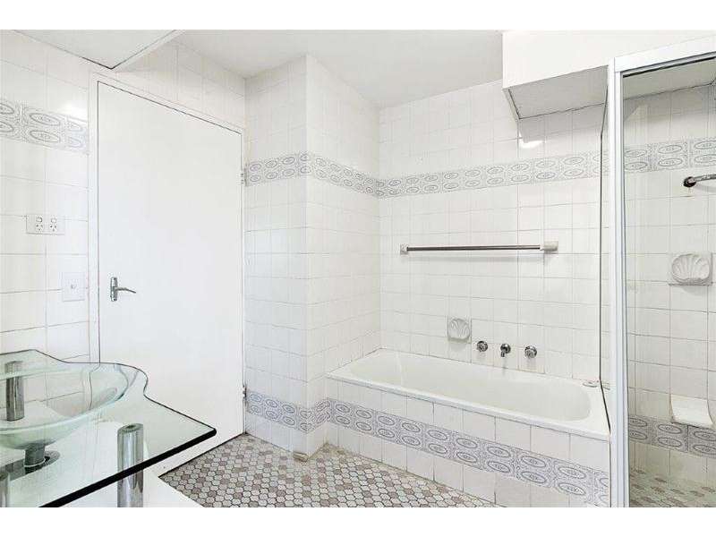 12D/2 Riverview Parade, Surfers Paradise QLD 4217