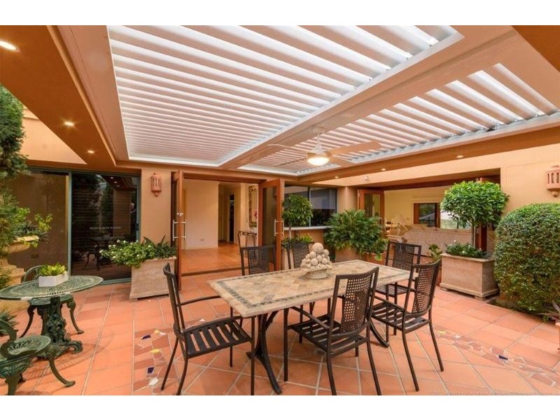 9 Etna Street, Isle Of Capri QLD 4217