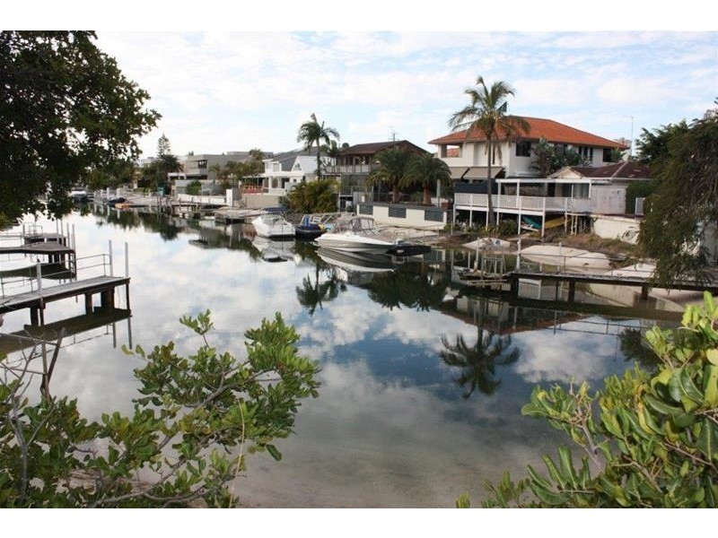 3 The Lido, Isle Of Capri QLD 4217