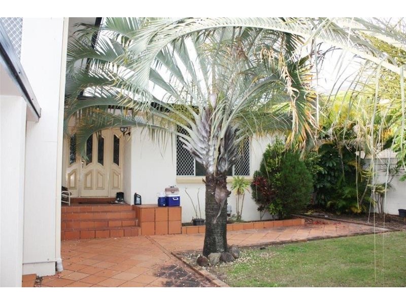 3 The Lido, Isle Of Capri QLD 4217