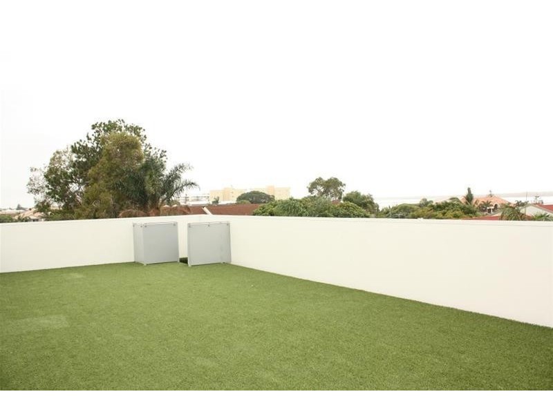 31 Loder Street, Biggera Waters QLD 4216