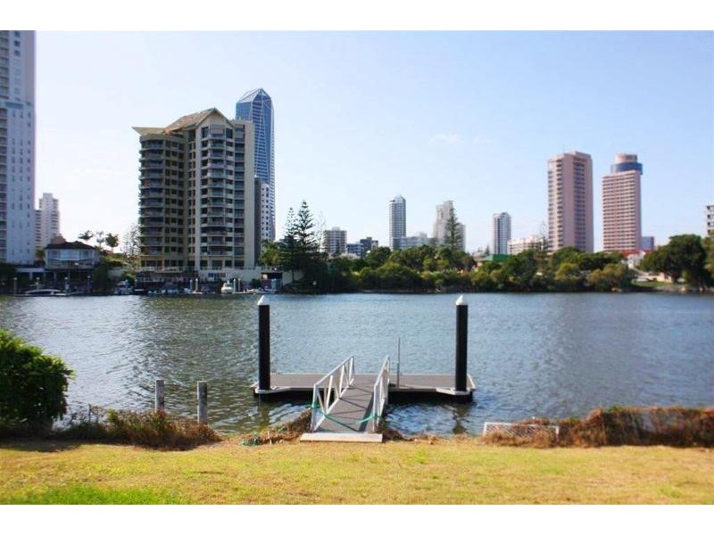 56 Amalfi Drive, Isle Of Capri QLD 4217