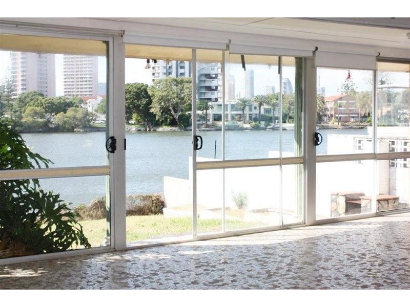 56 Amalfi Drive, Isle Of Capri QLD 4217