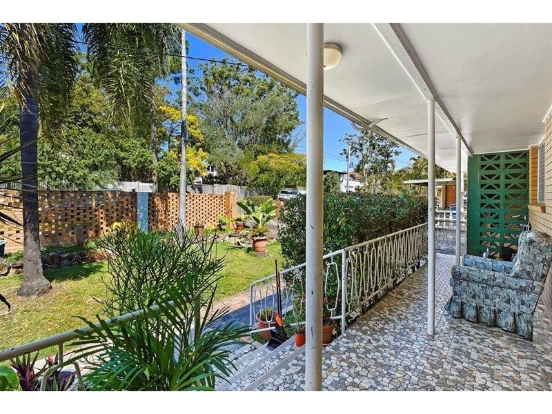 18 Billington Street, Labrador QLD 4215