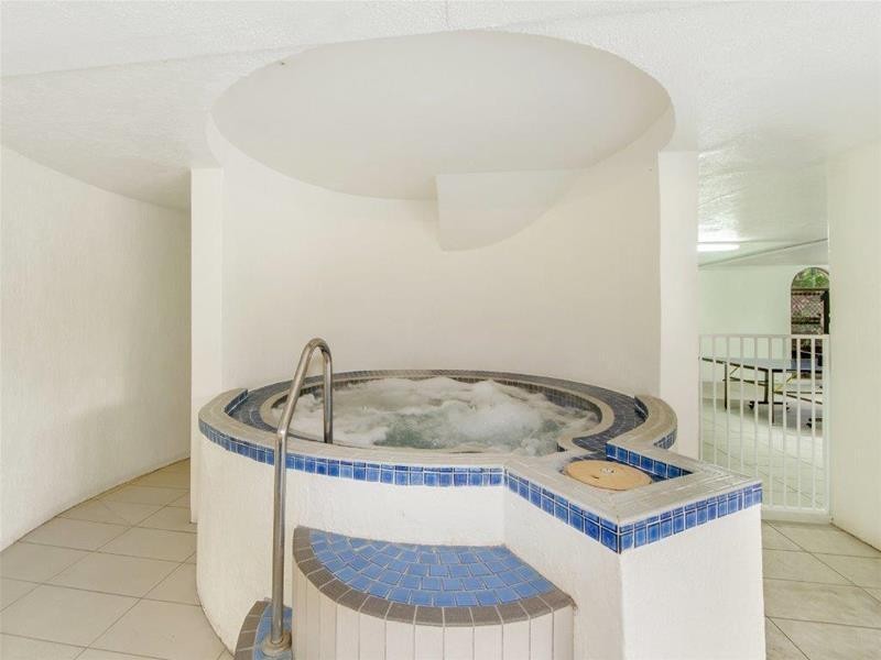 25/24 Hamilton Avenue, Surfers Paradise QLD 4217