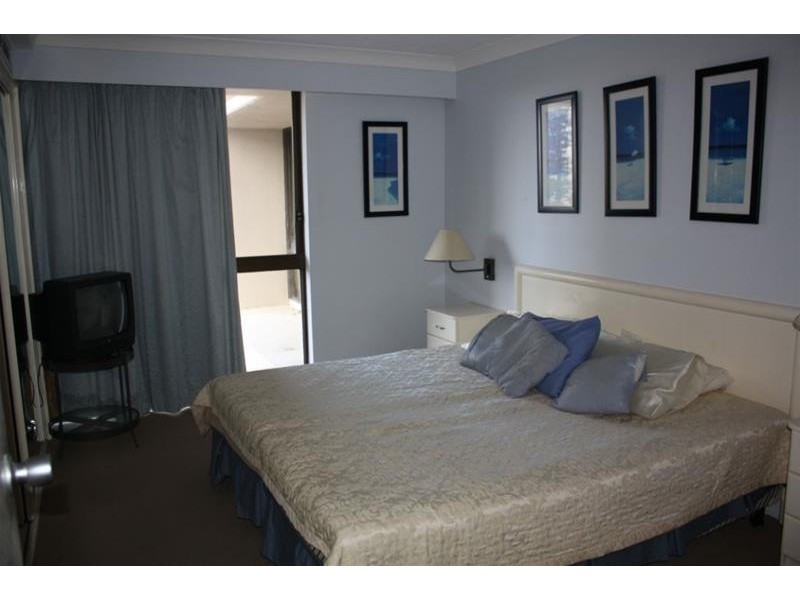 204/28 Northcliffe Terrace, Surfers Paradise QLD 4217