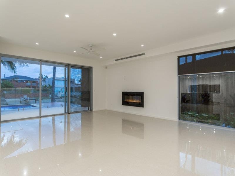 10 Midshipman Court, Paradise Waters QLD 4217