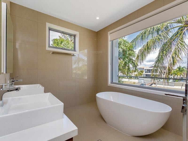 10 Midshipman Court, Paradise Waters QLD 4217