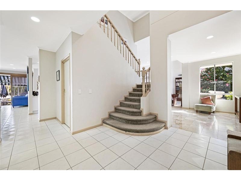 14 Buccaneer Court, Paradise Waters QLD 4217