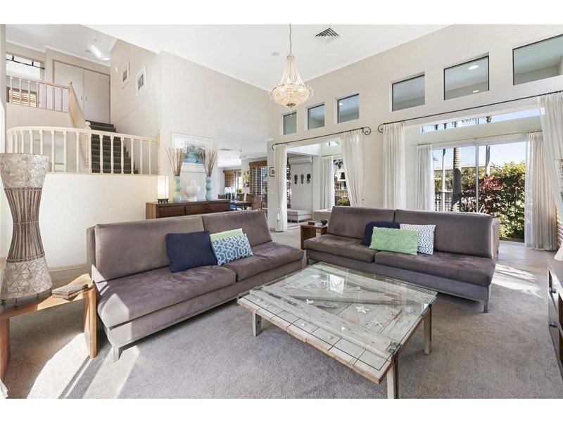 14 Buccaneer Court, Paradise Waters QLD 4217