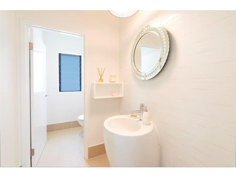 87 Jefferson Lane, Palm Beach QLD 4221