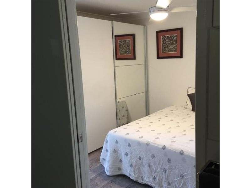 1/5 Holborow Close, Surfers Paradise QLD 4217