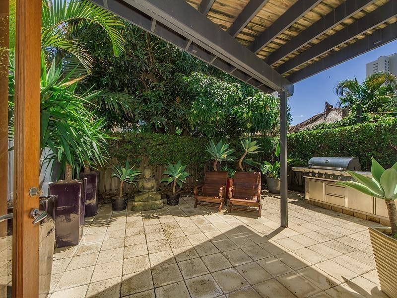 19  Birt Avenue, Budds Beach, Surfers Paradise QLD 4217