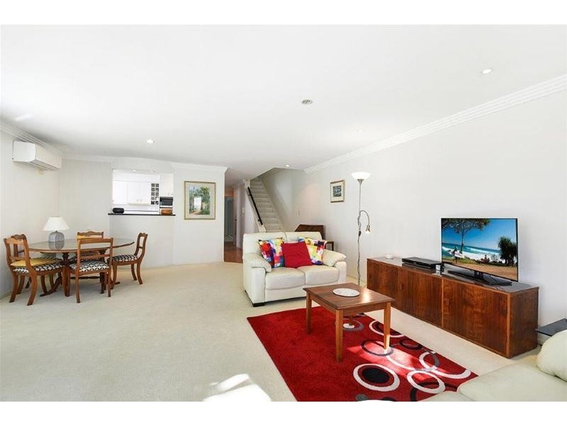 1/24 Norfolk Avenue, Surfers Paradise QLD 4217