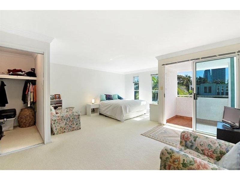 1/24 Norfolk Avenue, Surfers Paradise QLD 4217